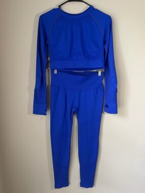 Gym active wear set
Size L
NWOT